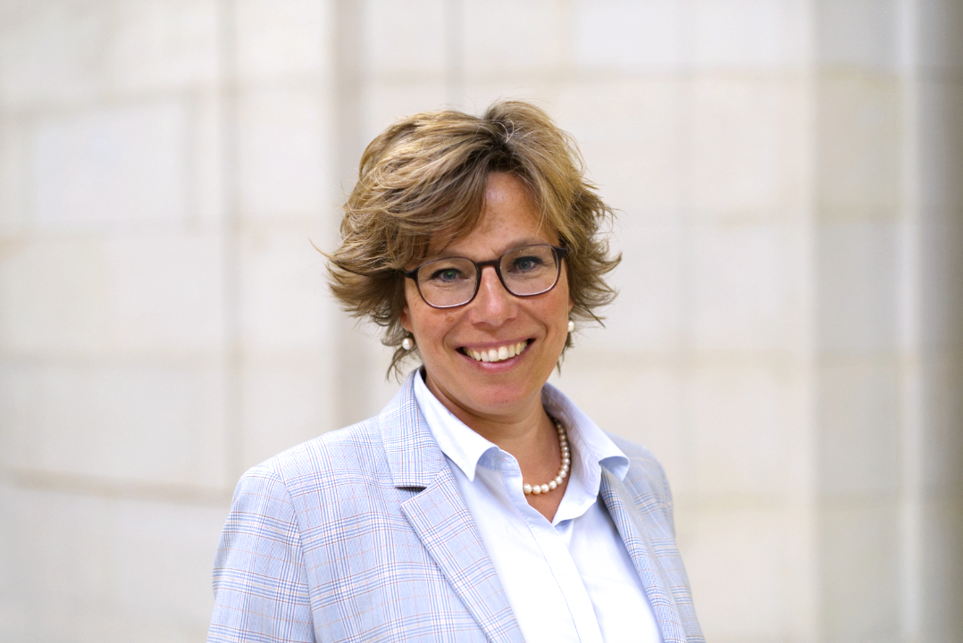 Dr. Stephanie Gamp