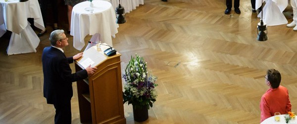 Ehemaliger Bundespräsident Joachim Gauck hält eine Rede